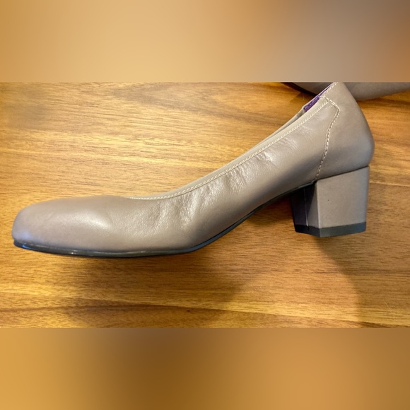 David Tate sz 8 taupe pumps. - Picture 4 of 5